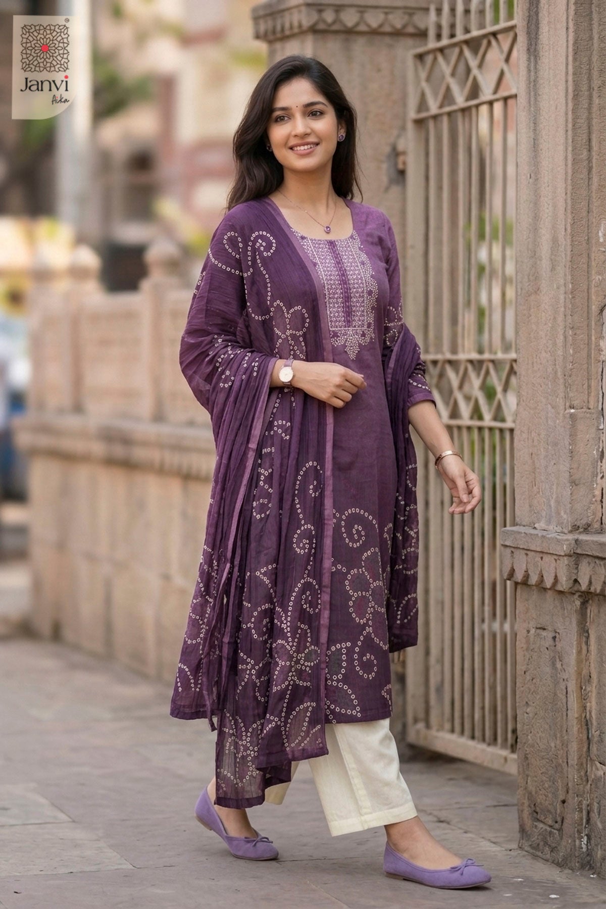 Mauve Bandhani Elegance