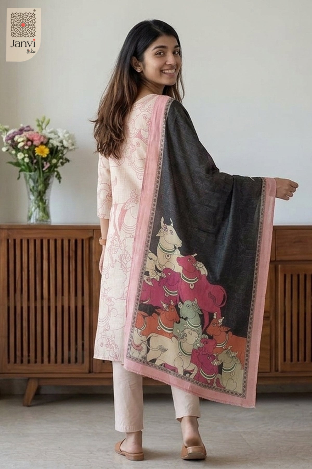 Nandi Artistic Kurta Set