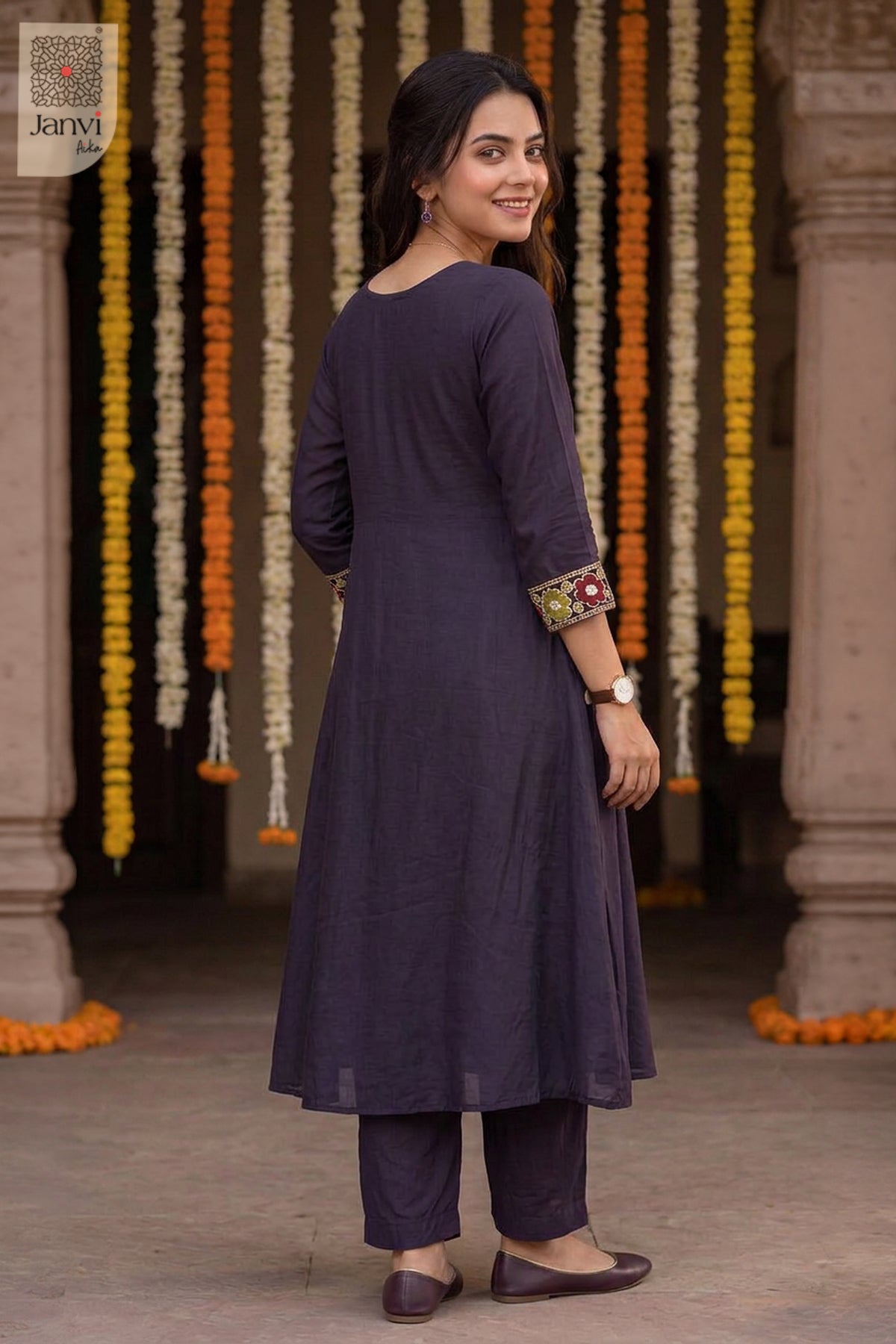 Violet Wildloom Floral Round Neck