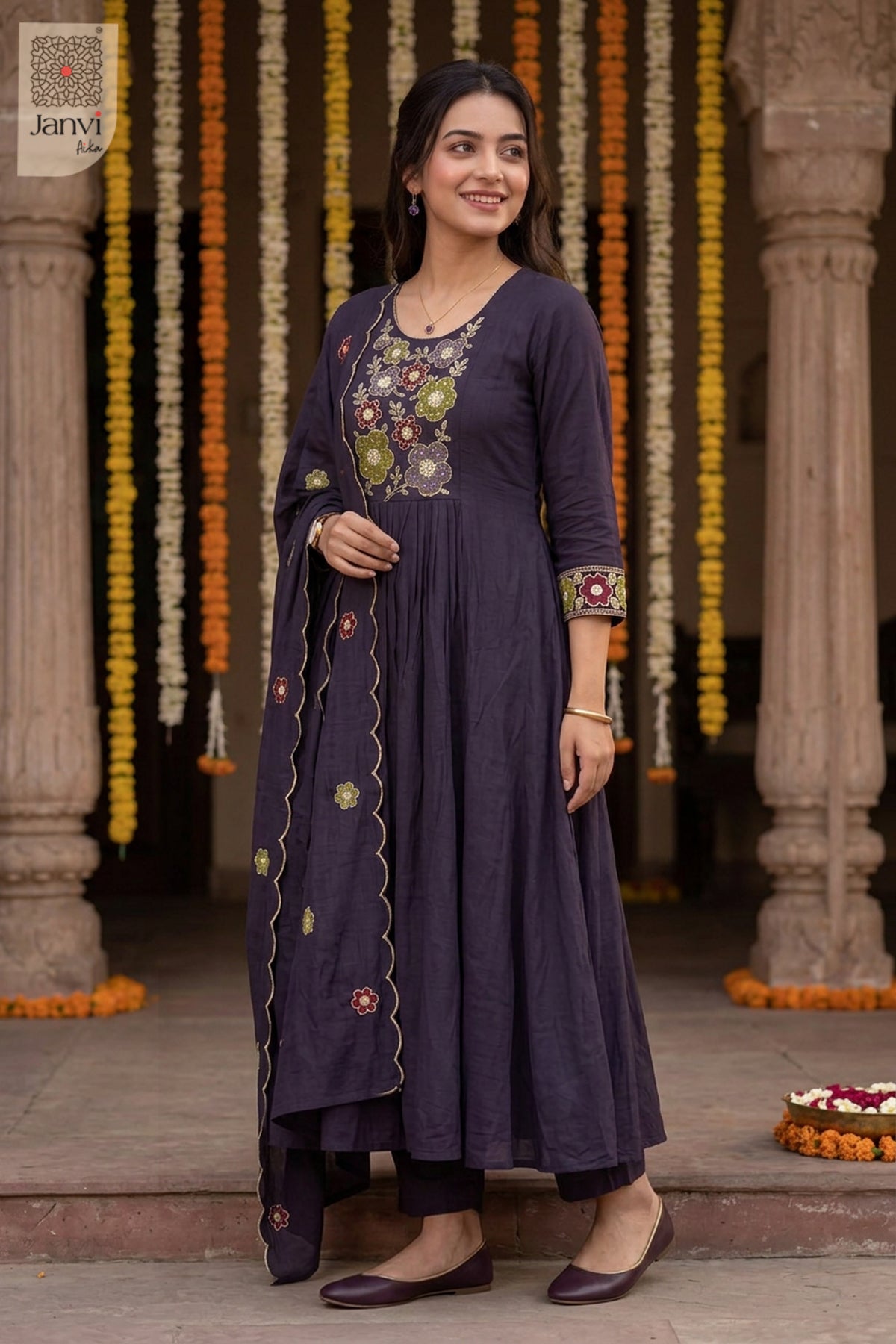 Violet Wildloom Floral Round Neck