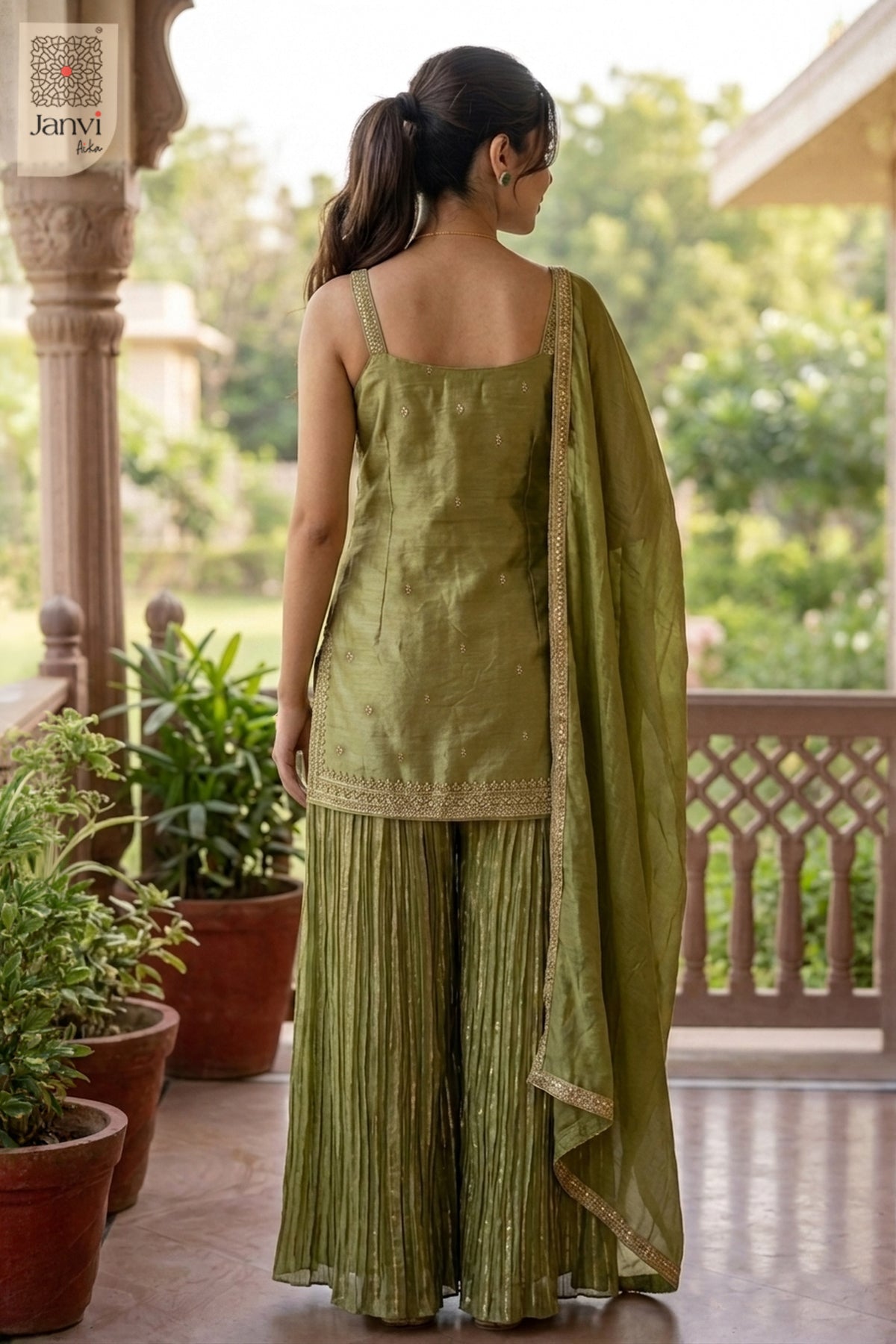 Aveline Grand Festive Sharara