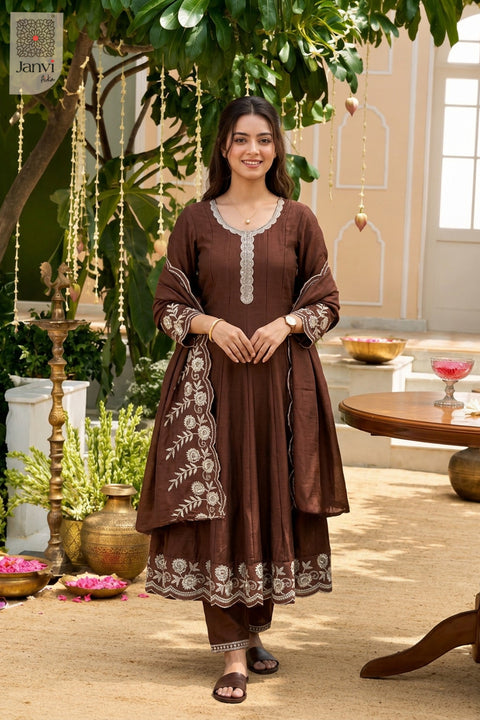 Cinnamon Glaze Scallop Lace Round Neck Panelled Flare Kurti