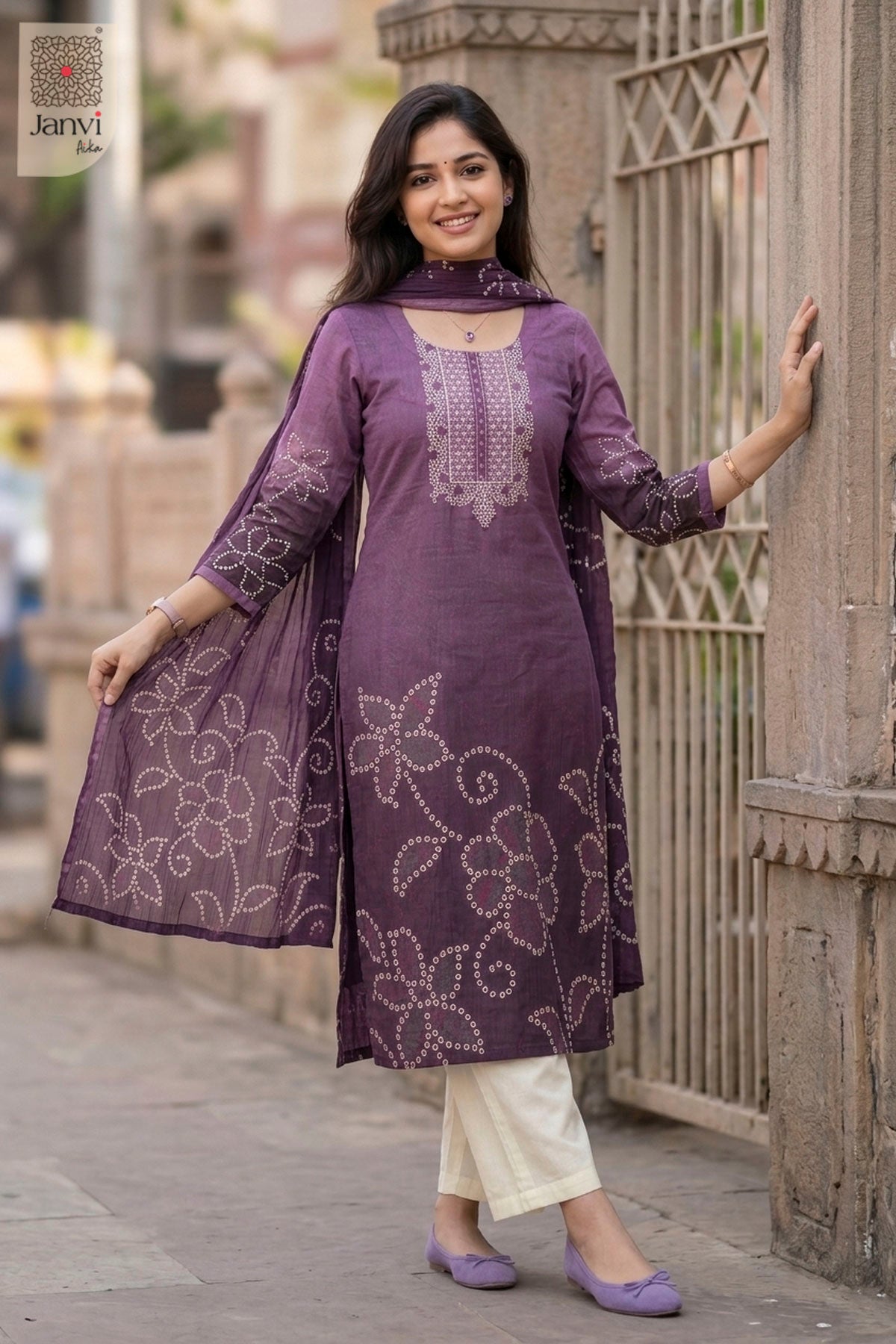 Mauve Bandhani Elegance