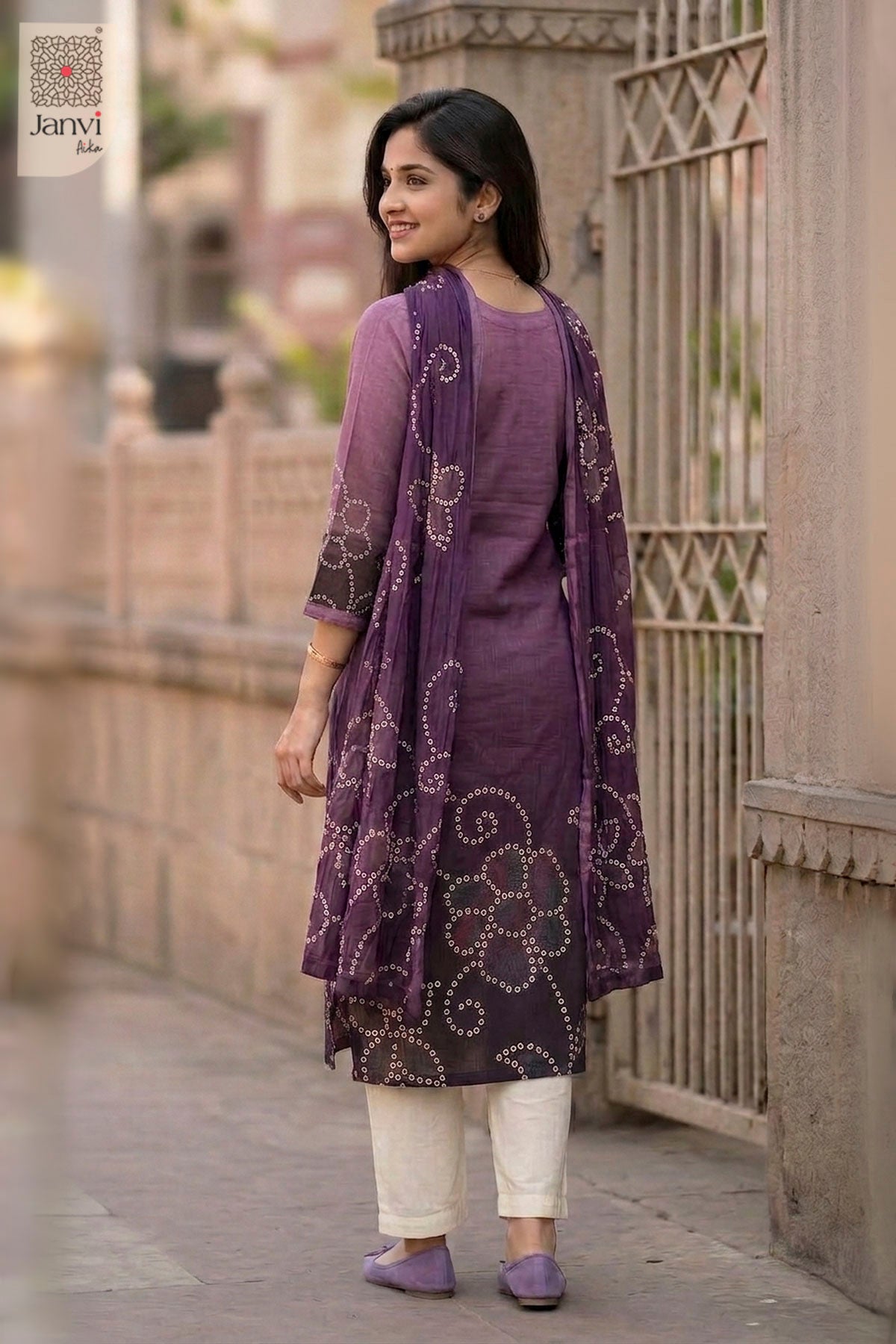 Mauve Bandhani Elegance