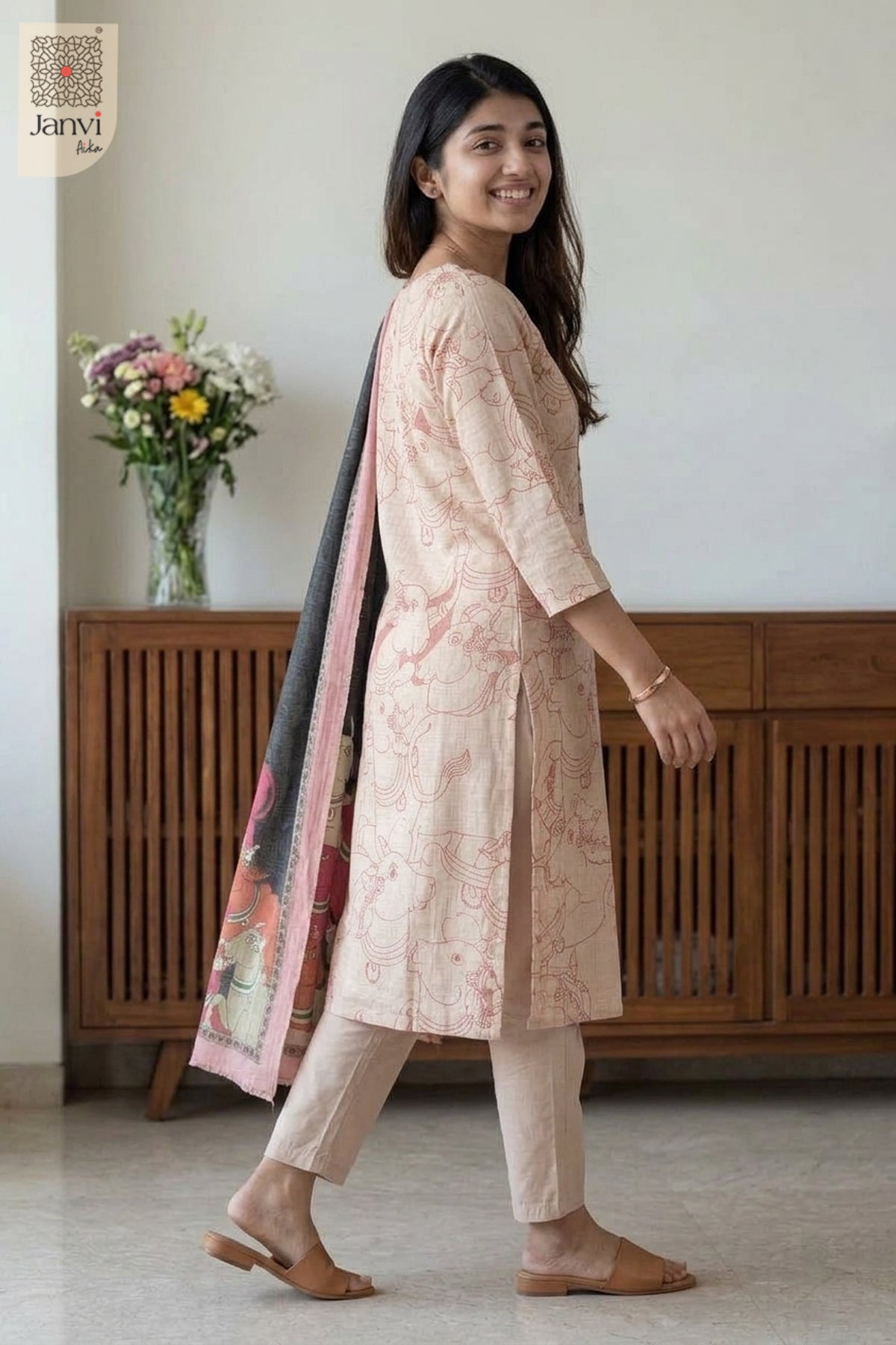 Nandi Artistic Kurta Set