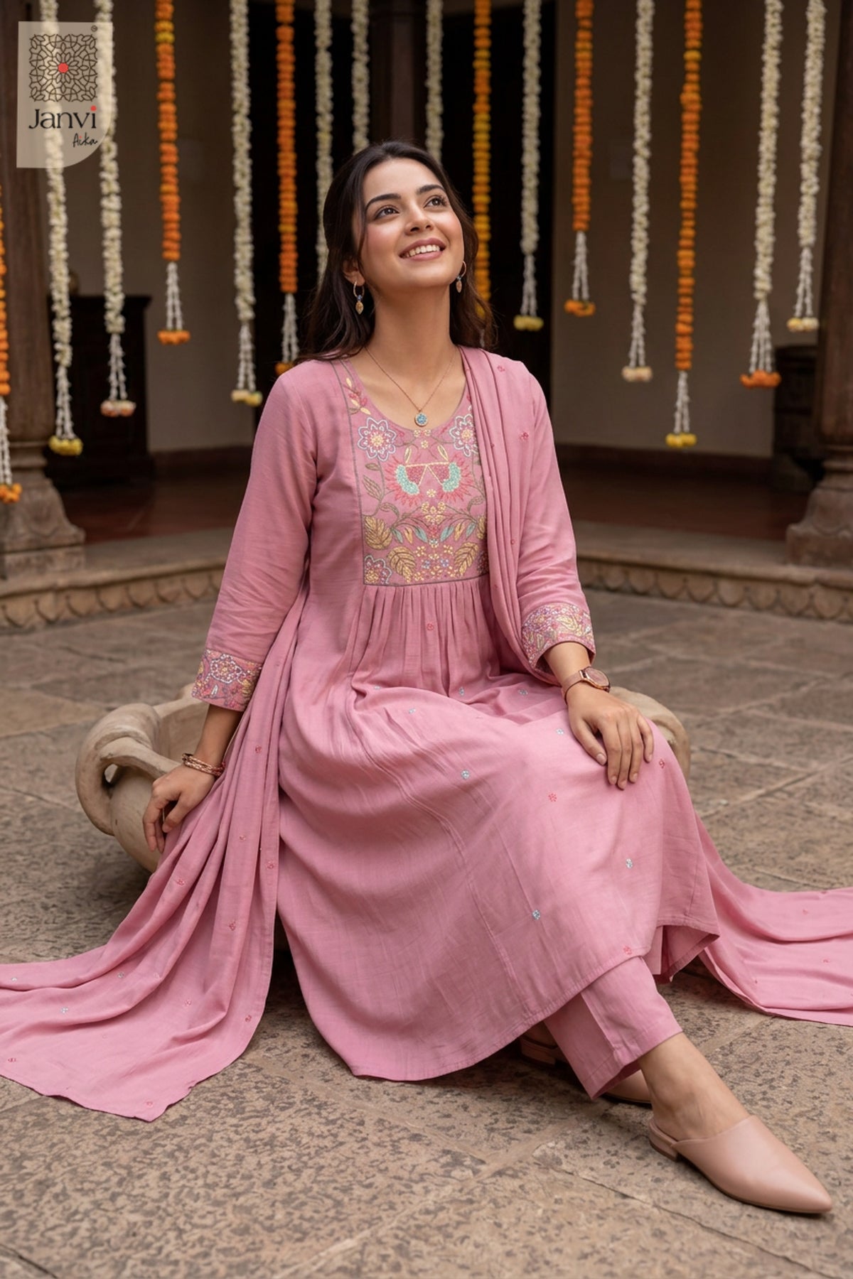 Rose Folkcanvas Embroidered Round Neck